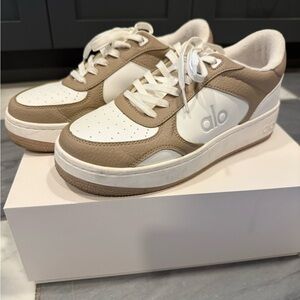 ALO Yoga Recovery Mode Shoes in Gravel